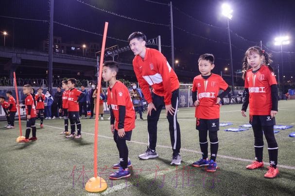 燕京啤酒2022中国足协杯“种子计划”再次走进成都,小球员攻破前国门耿晓峰大门 燕京啤酒2022中国足协杯“种子计划”再次走进成都,小球员攻破前国门耿晓峰大门
